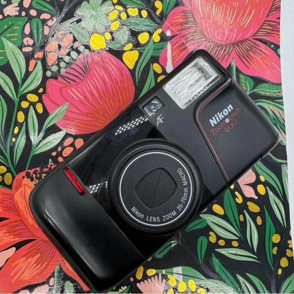 Nikon Zoom Touch 400 35mm Film Camera 35-70mm Macro Lens AF Black Vintage